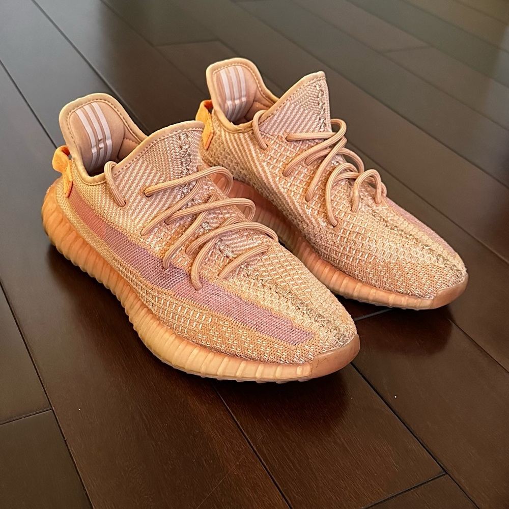 Yeezy 350 v2 Clay with box (condition perfect)